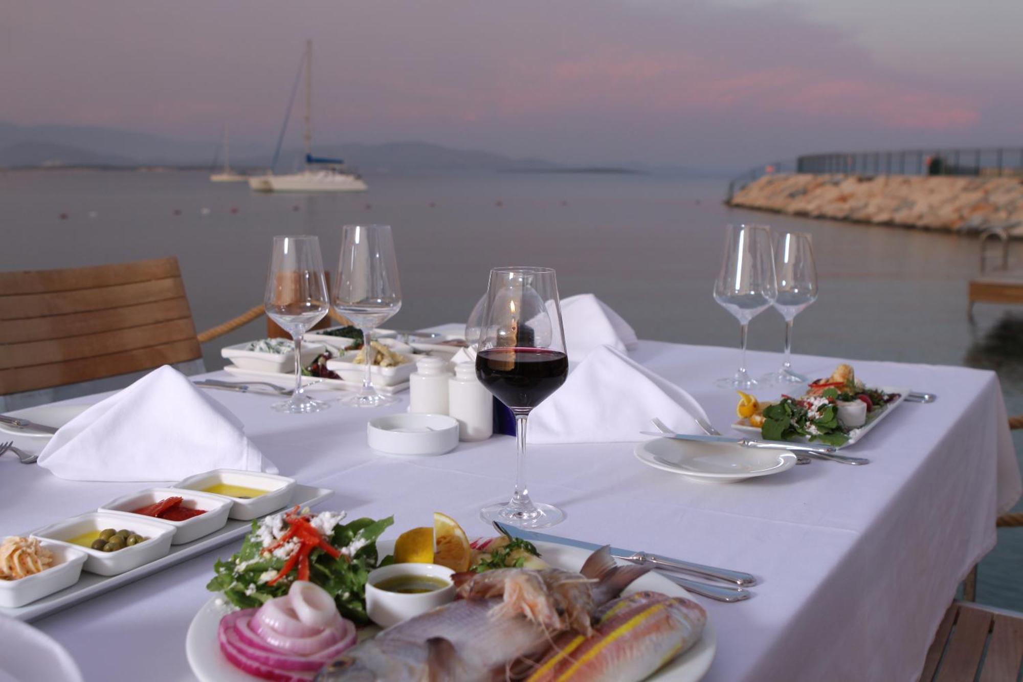 Yacht Club Hotel Didim Exterior photo